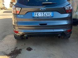 Grigio Usata 2017 Ford Kuga SUV | 13.000 € (Buon prezzo)