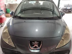 Usata 2007 Peugeot 207 Tre volumi | 2500 € (Buon prezzo)