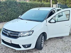 Bianco Usata 2014 Dacia Sandero Ambiance Due volumi | 4700 € (Buon prezzo)