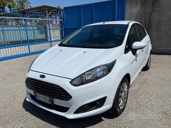 Bianco Usata 2013 Ford Fiesta Due volumi | 5500 € (Buon prezzo)