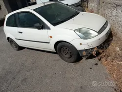 Usata 2004 Ford Fiesta Due volumi | 200 € (Super prezzo)