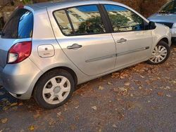 Grigio Usata 2010 Renault Clio III Dynamique Tre volumi | 1300 € (Super prezzo)