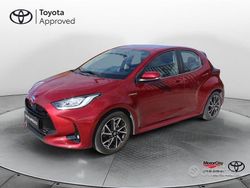 Rosso Usata 2021 Toyota Yaris Hybrid Trend Tre volumi | 16.400 € (Buon prezzo)