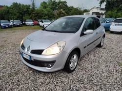 Grigio Usata 2008 Renault Clio II LE Tre volumi | 3200 € (Buon prezzo)
