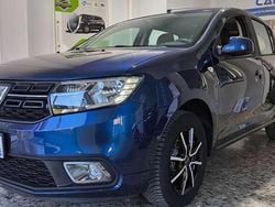 Blu/azzurro Usata 2018 Dacia Sandero Acces Tre volumi | 8500 € (Buon prezzo)