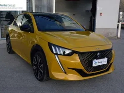 Giallo / metallizzato Usata 2021 Peugeot e-208 GT-line Due volumi | 15.500 € (Buon prezzo)