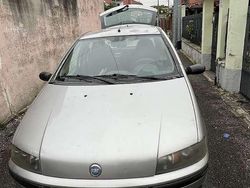 Usata 2003 Fiat Punto Feel Tre volumi | 1100 € (Cara)
