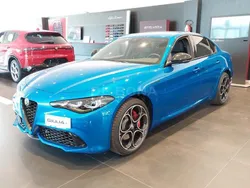 Azzurro Usata 2023 Alfa Romeo Giulia Competizione Tre volumi | 53.990 € (Molto cara)