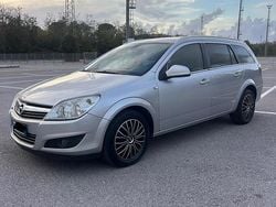 Grigio Usata 2010 Opel Astra Station wagon | 3900 € (Buon prezzo)