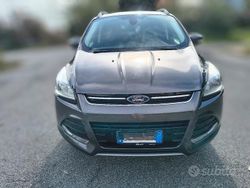 Grigio Usata 2015 Ford Kuga SUV | 10.500 € (Buon prezzo)