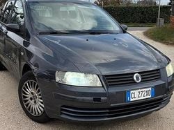 Grigio Usata 2004 Fiat Stilo Due volumi | 1100 € (Buon prezzo)