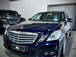 Blu Usata 2009 Mercedes E220 Elegance Tre volumi | 7900 €
