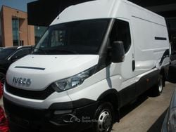 Bianco Usata 2018 Iveco Daily Tre volumi | 18.000 € (Buon prezzo)