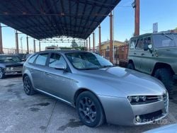 Grigio Usata 2007 Alfa Romeo 159 Progression Station wagon | 2500 € (Buon prezzo)