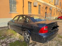 Blu Usata 2000 Opel Vectra Tre volumi | 500 €