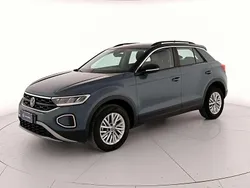 Petroleum blue metallizzato nero Usata 2024 VW T-Roc Life SUV | 28.500 € (Buon prezzo)