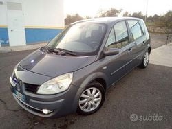 Usata 2007 Renault Scénic II Monovolume | 2790 € (Buon prezzo)
