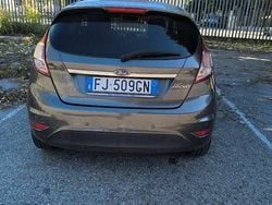 Grigio Usata 2017 Ford Fiesta Titanium Due volumi | 6400 € (Buon prezzo)