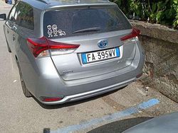 Usata 2015 Toyota Auris Hybrid Lounge Station wagon | 7700 € (Buon prezzo)