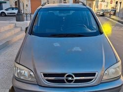 Usata 2005 Opel Zafira Monovolume | 1100 € (Buon prezzo)