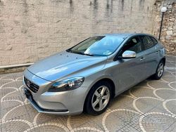 Grigio Usata 2014 Volvo V40 Business Edition Tre volumi | 9900 € (Buon prezzo)