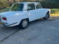 Bianco Usata 1970 Alfa Romeo 2000 Tre volumi | 17.000 €