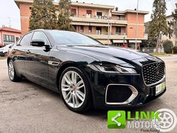 Verde Usata 2021 Jaguar XF R-Dynamic Tre volumi | 30.400 €