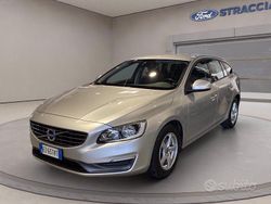 Argento metallizzato Usata 2015 Volvo V60 Business Edition Station wagon | 11.900 €