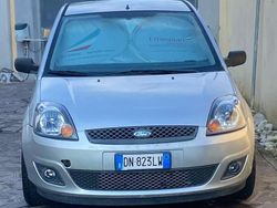 Argento Usata 2008 Ford Fiesta Due volumi | 2900 € (Buon prezzo)
