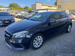 Blu/azzurro Usata 2018 Mercedes A180 Tre volumi | 15.000 € (Cara)