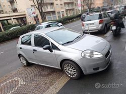 Usata 2011 Fiat Grande Punto Due volumi | 3900 € (Buon prezzo)