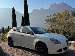 Bianco Usata 2015 Alfa Romeo Giulietta Sprint Tre volumi | 8800 €
