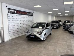 Grigio Usata 2021 Toyota Aygo Connect Style Due volumi | 12.500 € (Buon prezzo)