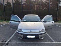 Grigio Usata 2001 Fiat Punto Due volumi | 1250 € (Ottimo prezzo)