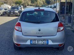 Grigio Usata 2010 Renault Clio II Due volumi | 3900 € (Buon prezzo)
