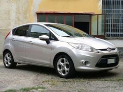 Argento Usata 2009 Ford Fiesta Titanium Due volumi | 3900 € (Buon prezzo)
