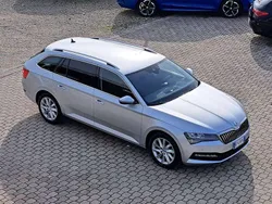 Argento Usata 2023 Skoda Superb Executive Station wagon | 35.790 € (Molto cara)