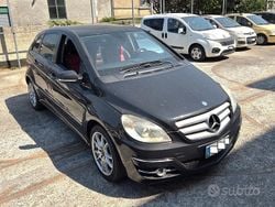 Nero Usata 2009 Mercedes B180 Monovolume | 3500 € (Buon prezzo)