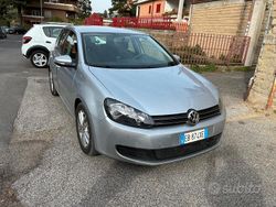 Grigio Usata 2010 VW Golf VI Tre volumi | 4800 € (Buon prezzo)