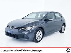 Grigio Usata 2021 VW Golf VIII Life Tre volumi | 18.890 € (Buon prezzo)