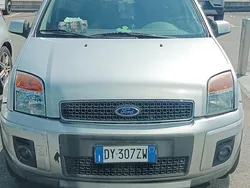 Usata 2009 Ford Fusion SUV | 3600 € (Buon prezzo)