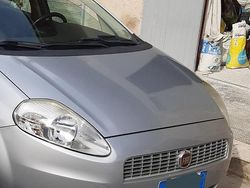 Grigio Usata 2010 Fiat Grande Punto Due volumi | 4200 € (Buon prezzo)