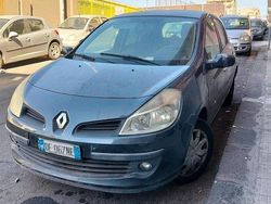 Grigio Usata 2007 Renault Clio III LE Tre volumi | 799 € (Super prezzo)