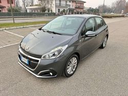 Grigio Usata 2016 Peugeot 208 Due volumi | 6200 € (Buon prezzo)