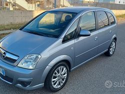 Grigio Usata 2010 Opel Meriva Cosmo Monovolume | 2999 € (Buon prezzo)