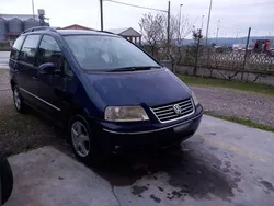 Blu/azzurro Usata 2004 VW Sharan Trendline Monovolume | 1100 € (Ottimo prezzo)