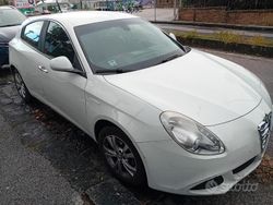 Bianco Usata 2013 Alfa Romeo Giulietta Due volumi | 4300 € (Super prezzo)