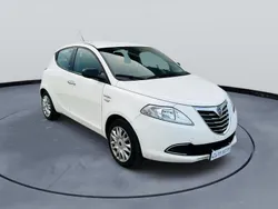 Bianco Usata 2016 Lancia Ypsilon Due volumi | 7800 € (Ottimo prezzo)