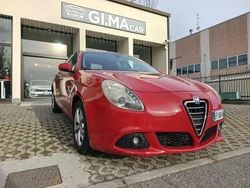 Rosso Usata 2010 Alfa Romeo Giulietta Tre volumi | 5300 € (Buon prezzo)