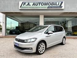 Grigio Usata 2018 VW Touran R-line Monovolume | 20.250 € (Buon prezzo)
